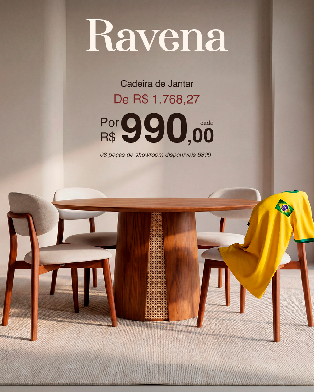 Cadeira em Madeira Assento e Encosto Estofado